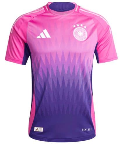 Das neue DFB Trikot 2024 in pink-lila als Ausweichtrikot