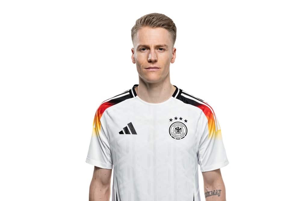Chris Führich im neuen DFB Trikot 2024 trägt die Nummer 11 Foto: Thomas Boecker/DFB